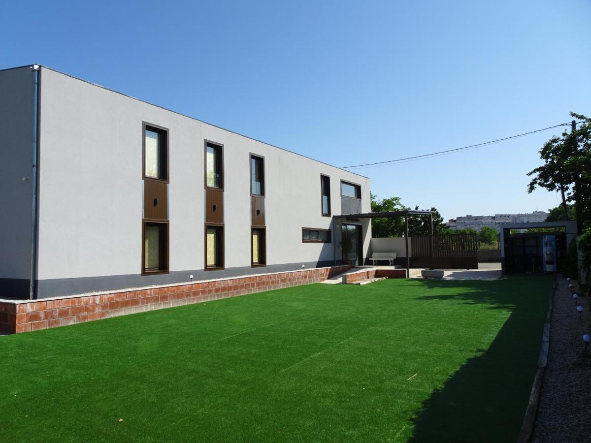 Albergue Santiago 15 Monforte Monforte De Lemos Exteriér fotografie